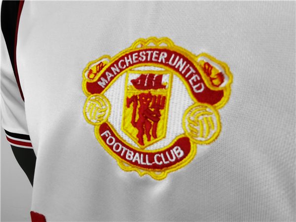 Manchester United White Retro Jersey 1984-1985 Season - Image 4
