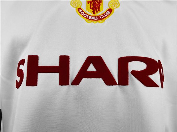 Manchester United White Retro Jersey 1984-1985 Season - Image 5