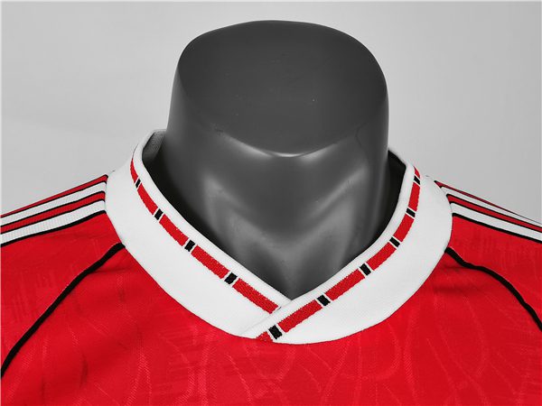 Manchester United Home Retro Jersey 1991-1992 Season - Image 3