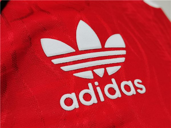 Manchester United Home Retro Jersey 1991-1992 Season - Image 5