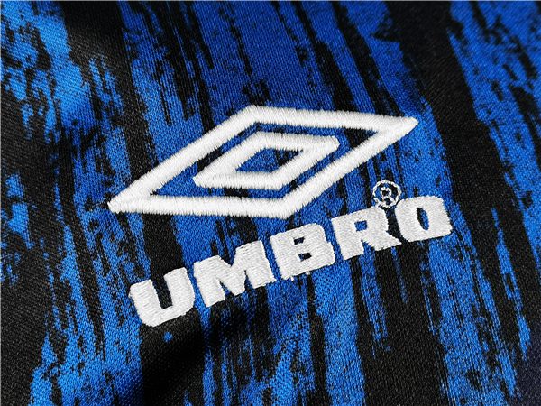 Manchester United Black and Blue Retro Jersey 1993 Season - Image 6