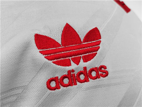 Manchester United White Retro Jersey 1986 1988 - Image 5