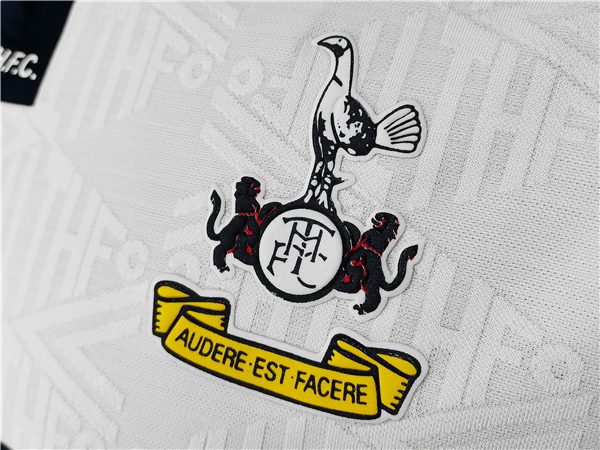 Tottenham Hotspur Home Retro Jersey 1991-1993 Season - Image 4
