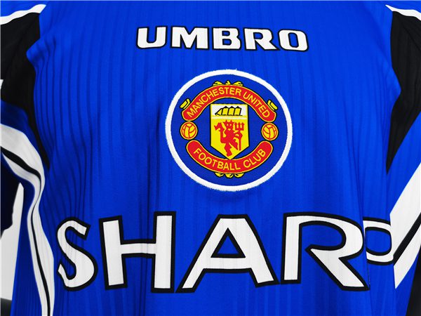 Manchester United Away Retro Jersey 1996-1998 Season - Image 4
