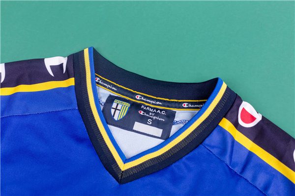 Parma home retro jersey 2001-2002 Season - Image 4