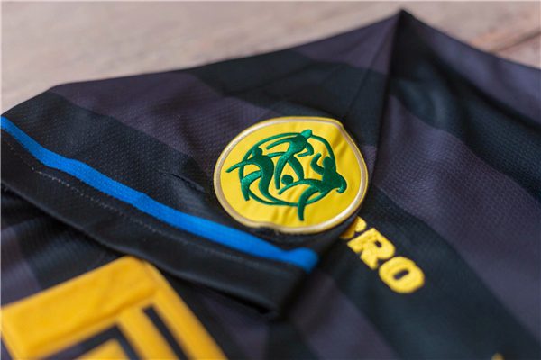 Inter Milan Away Retro Jersey 1997-1998 Season - Image 4