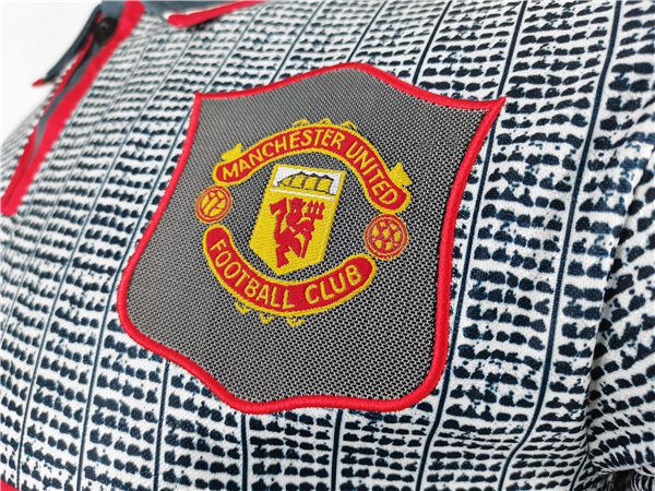 Manchester United Gray Retro Jersey 1994-1996 Season - Image 5