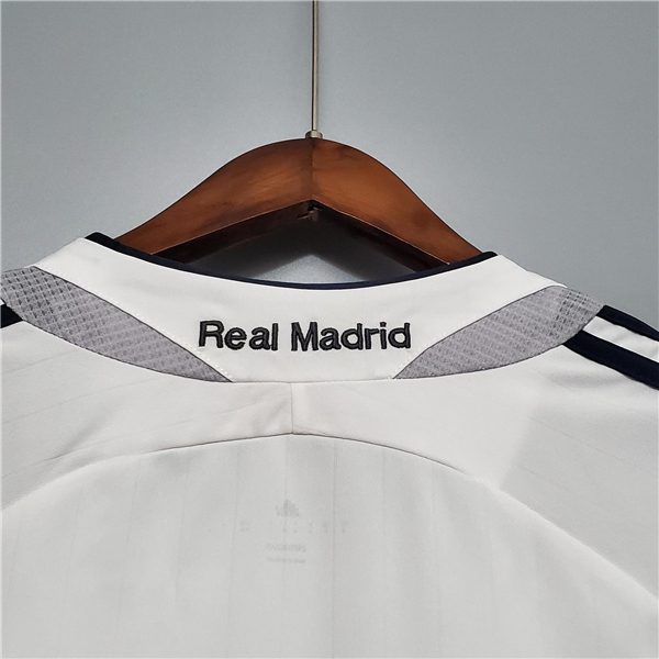 Real Madrid Home Retro Jersey 2006-2007 - Image 3