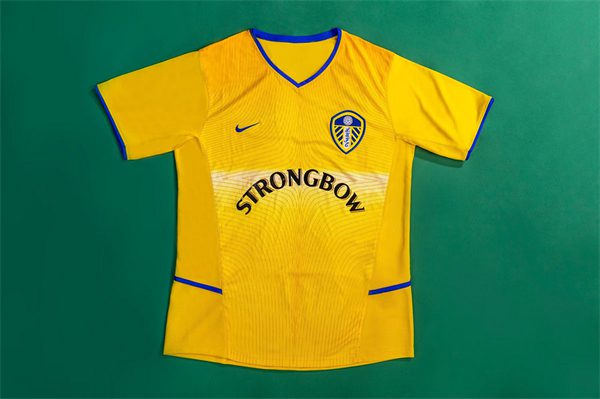 Leeds United Third Retro Shirt 2002 2003 - Image 3