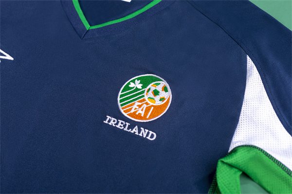 Ireland Third Retro Shirt 2002 - Image 6