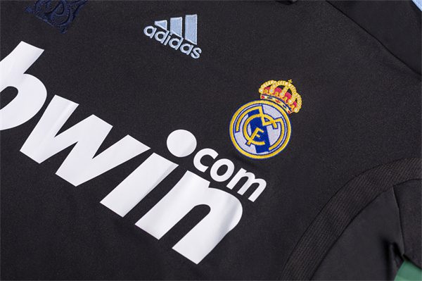 Real Madrid Away Retro Shirt 2009 2010 - Image 6