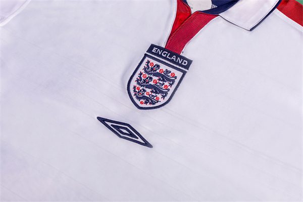 England Home Retro Shirt 2004 - Image 6