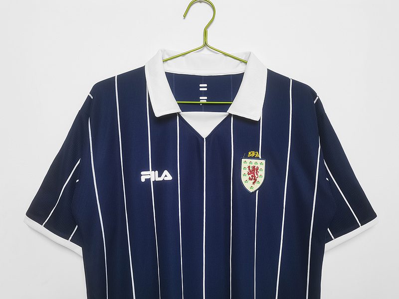 Scotland Home Retro Shirt 2002 - Image 3