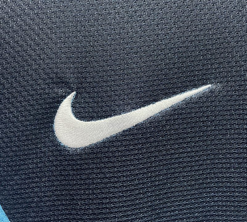 Arsenal 2011 2012 Away Retro Jersey - Image 4