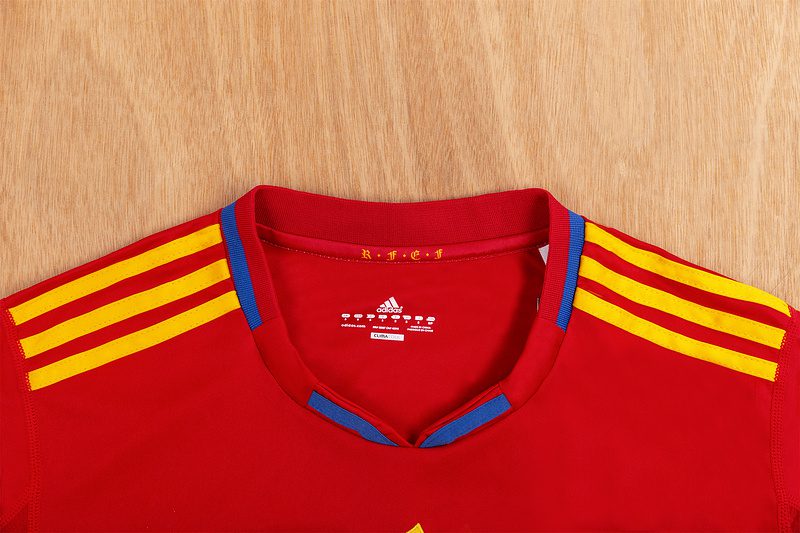 Spain 2010 Home Retro Jersey - Image 4