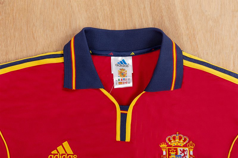 Spain 2000 Home Retro Jersey - Image 4