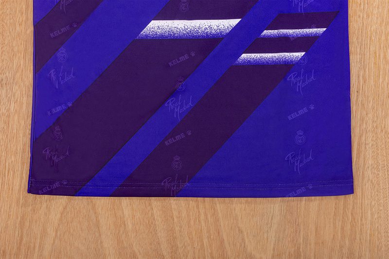 Real Madrid Away Retro Jersey 1994-1996 - Image 7