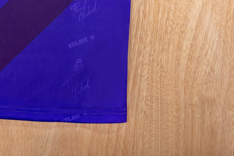 Real Madrid Away Retro Jersey 1994-1996 - Image 8