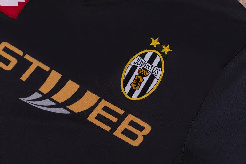 Juventus 2001 2002 Away Retro Jersey - Image 6