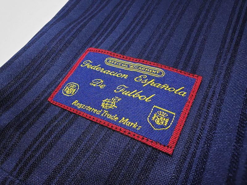 Spain 1996 Away Retro Jersey - Image 6