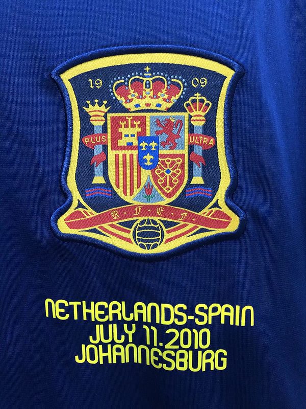 Spain 2010 Away Retro Jersey - Image 8