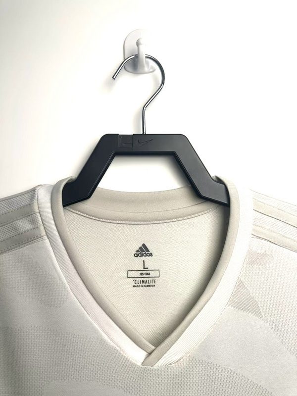 Juventus 2019 2020 Away Retro Jersey - Image 4