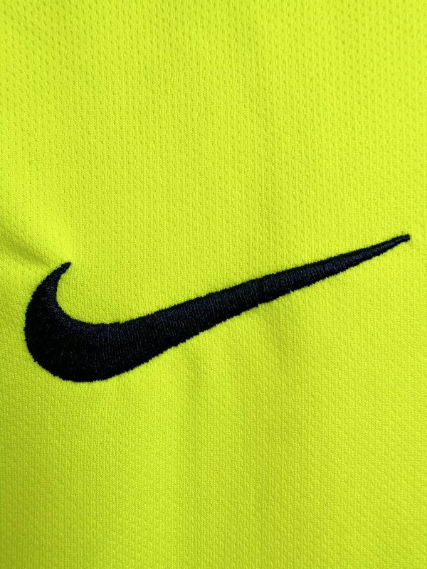 Barcelona 2005 2006 Away Long Sleeve Jersey - Image 9