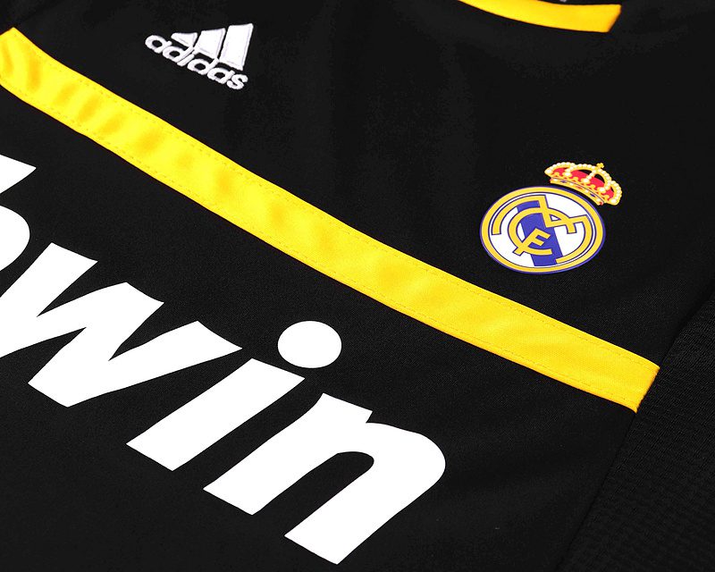 Real Madrid 2011 2012 Black GK Kid Kit (Jersey and Short) - Image 9