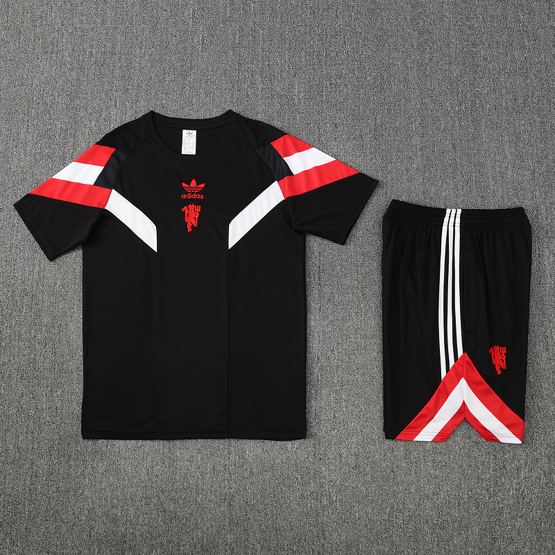 Manchester United Short Sleeve Training Suit 25/26 - Image 3