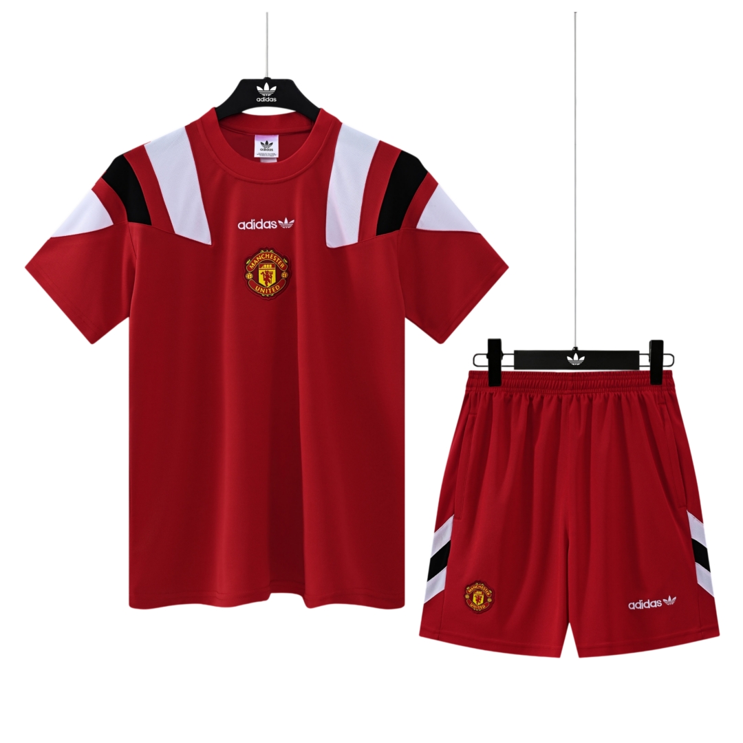 Manchester United Red Retro Short Sleeve Training Suit 2627